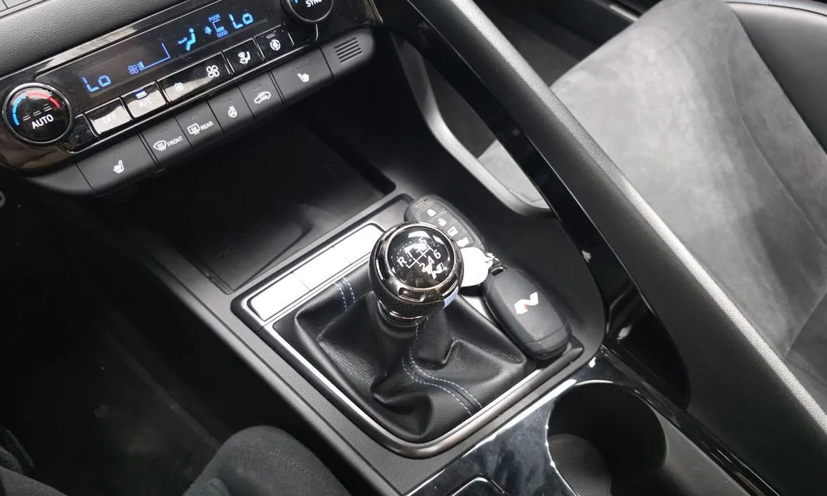 Hyundai AVANTE — фото 2