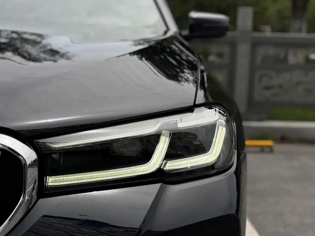 BMW 5 Series — фото 2