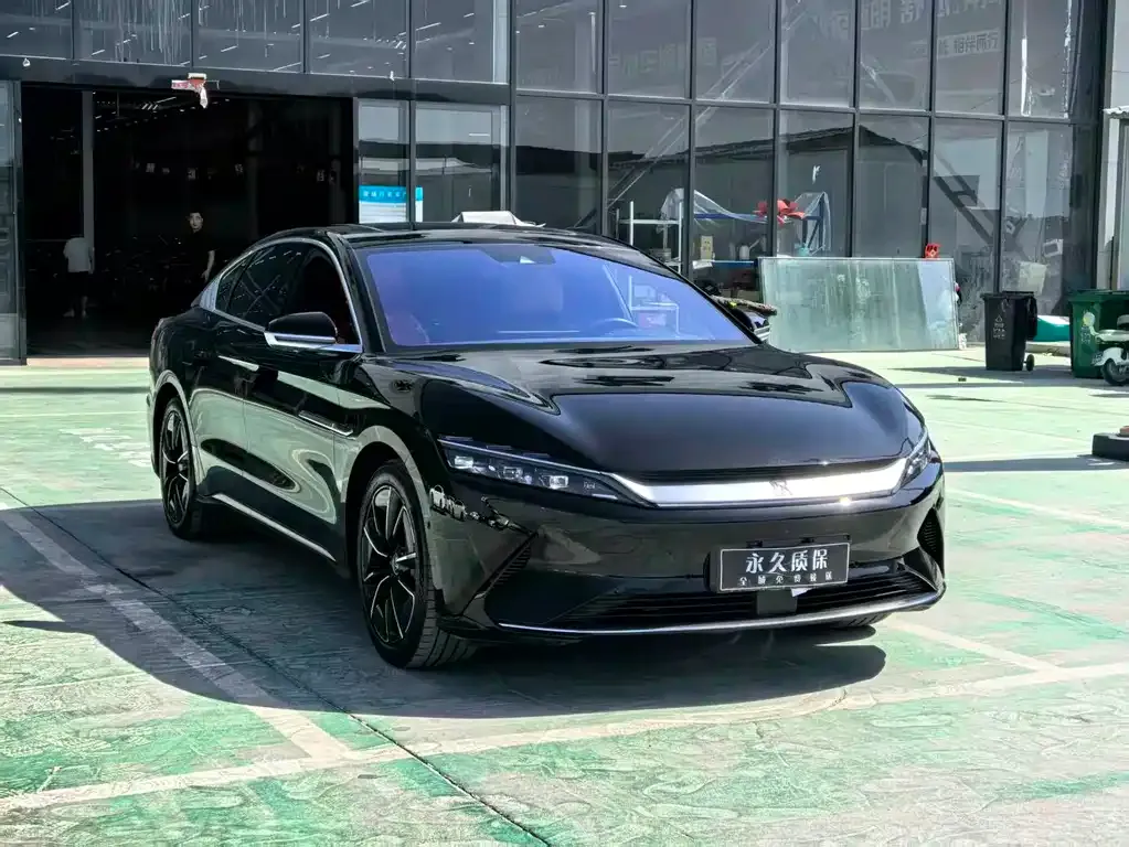BYD Han — фото 10