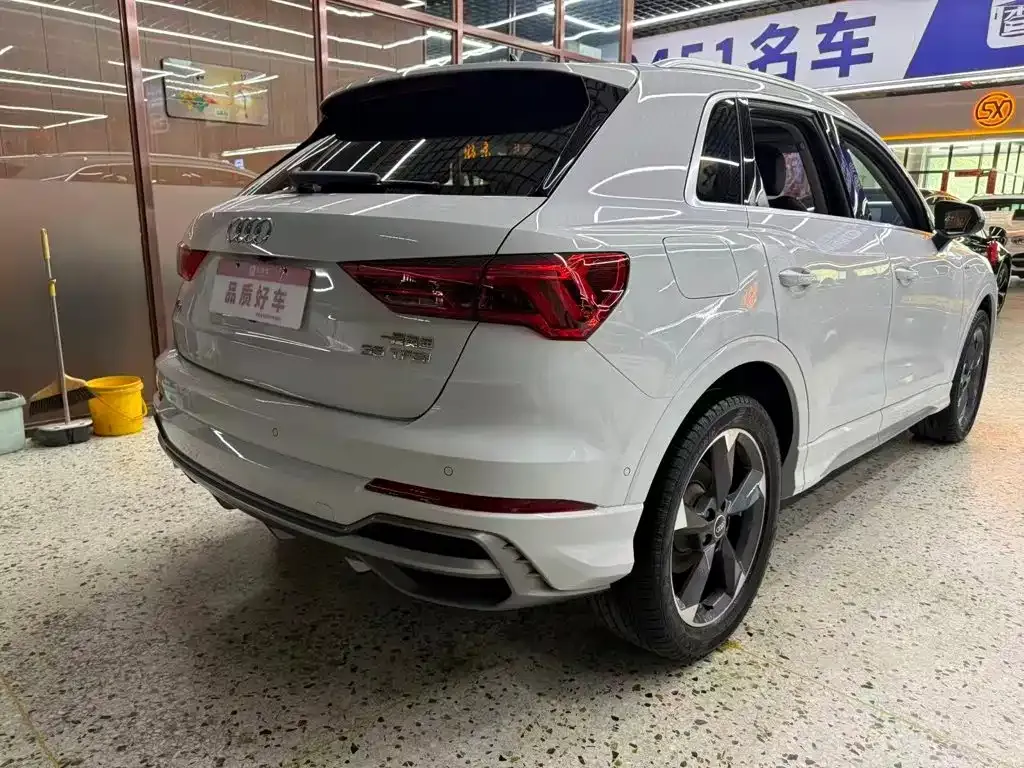 Audi Q3 — фото 7