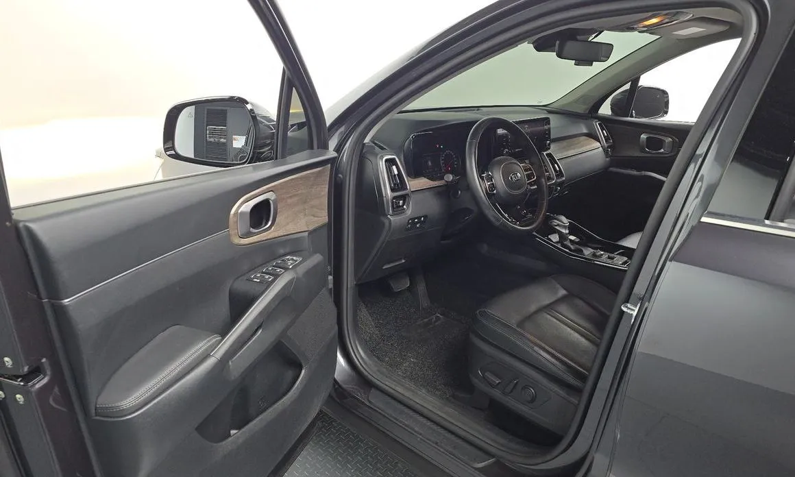 Kia Sorento — фото 8