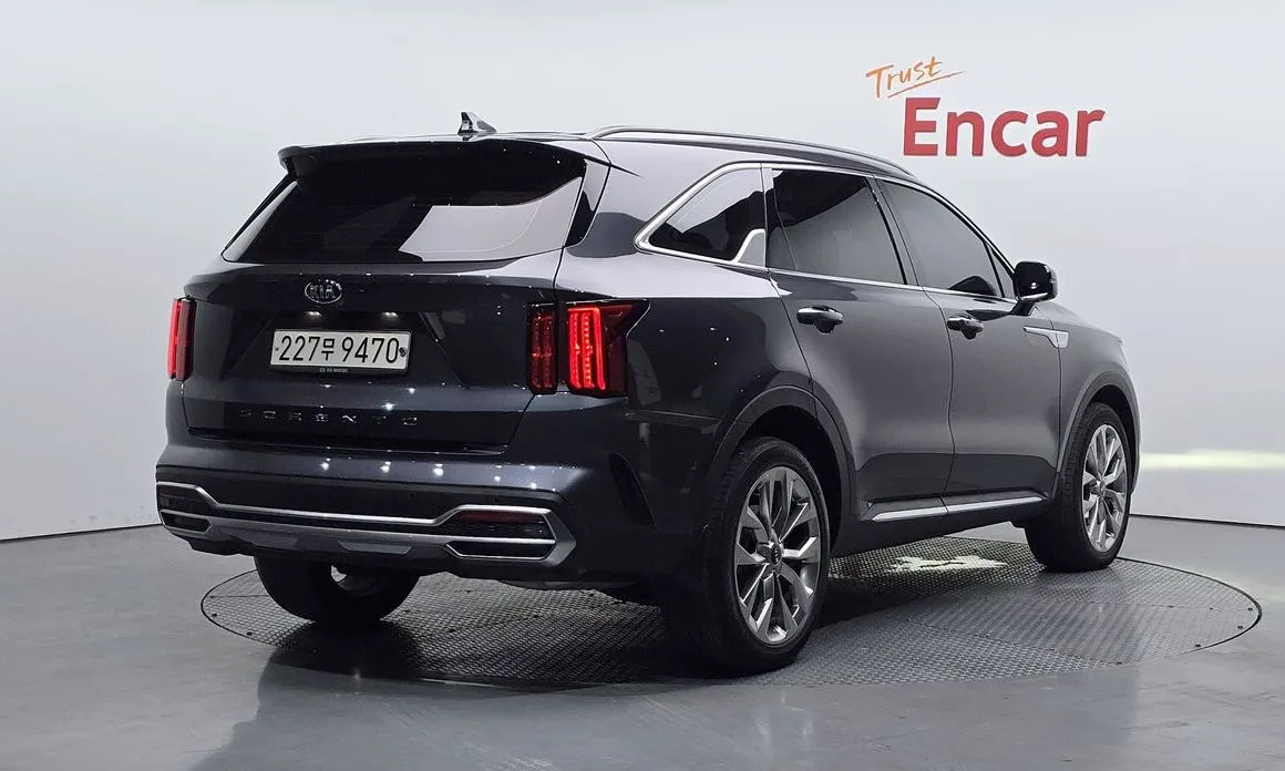 Kia Sorento — фото 7
