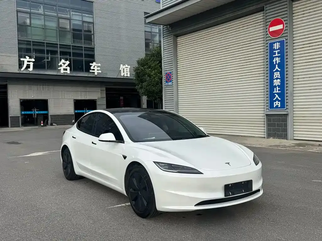 Tesla Model 3 — фото 7
