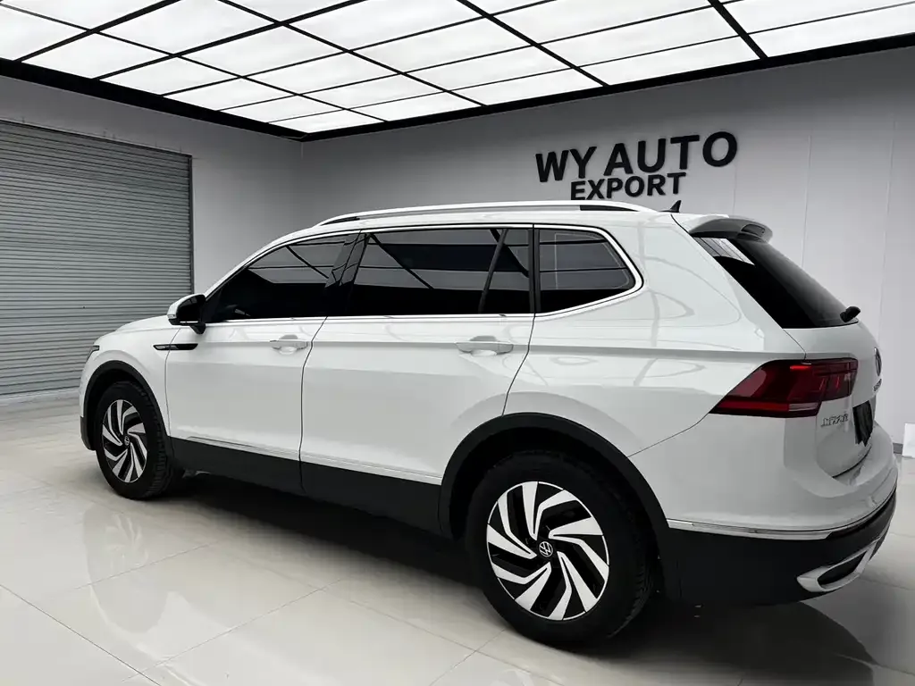 Volkswagen Tiguan L — фото 4