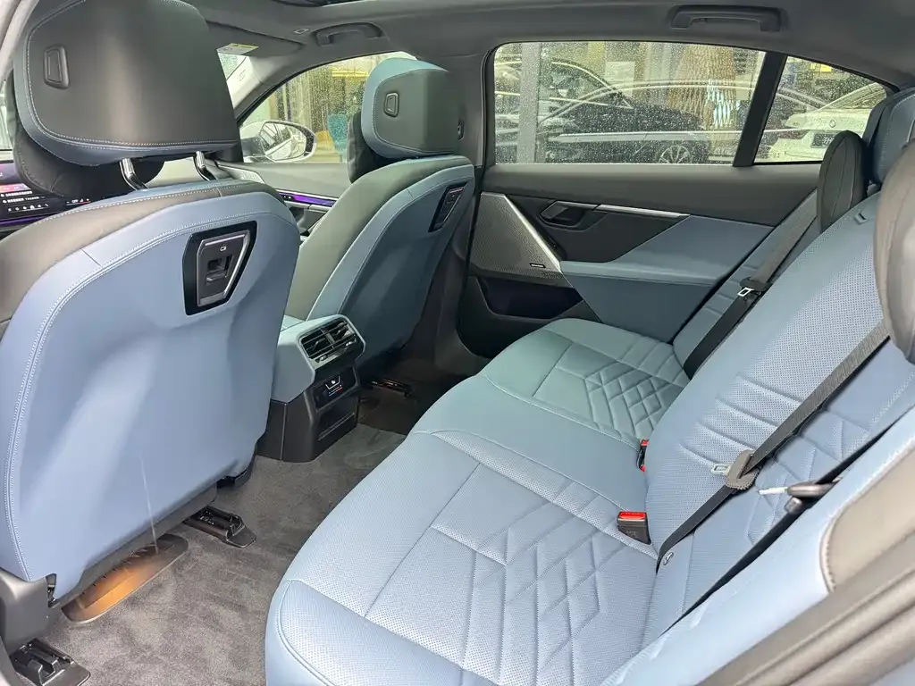 BMW i5 2024 из CN, фото 6
