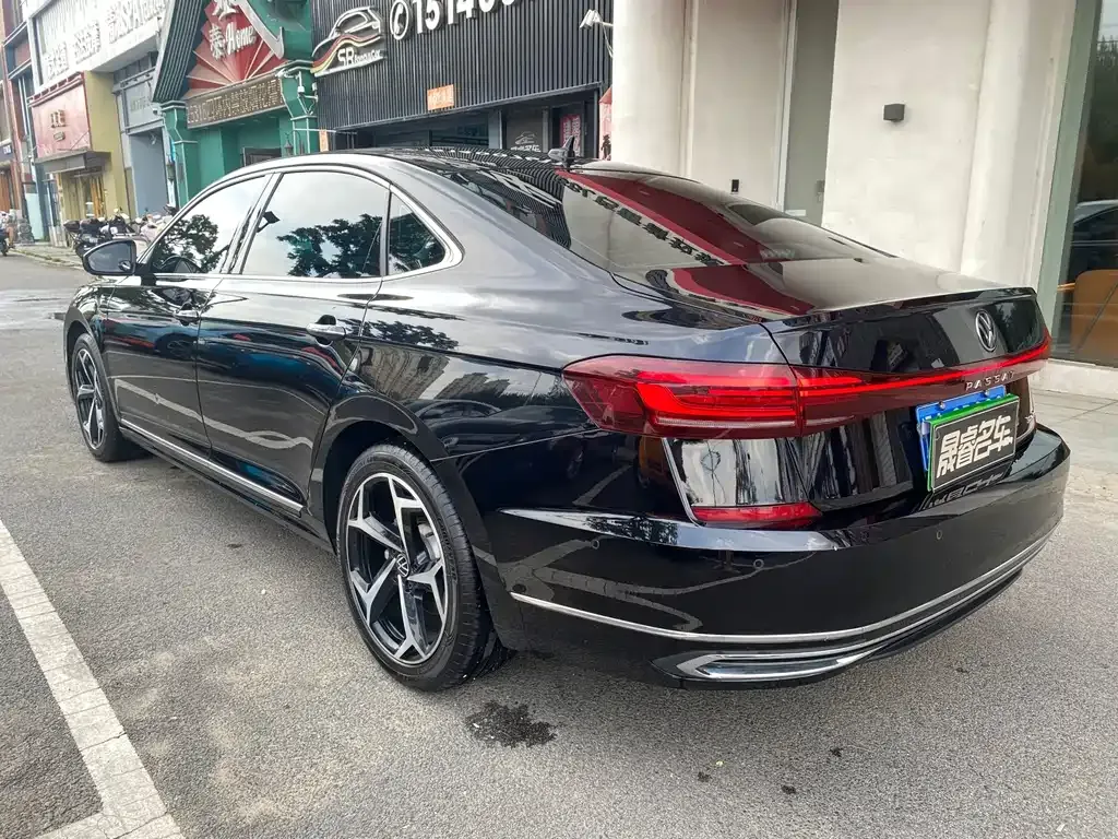Volkswagen Passat — фото 7