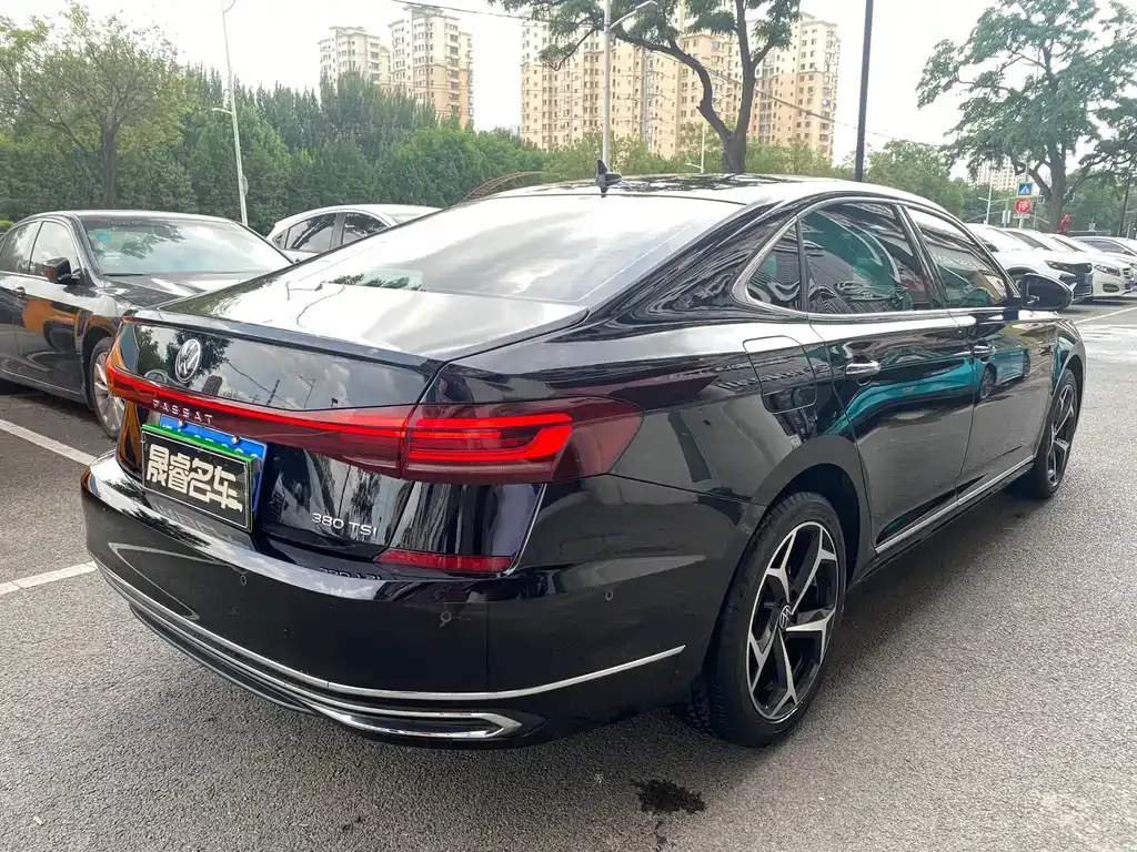 Volkswagen Passat — фото 9
