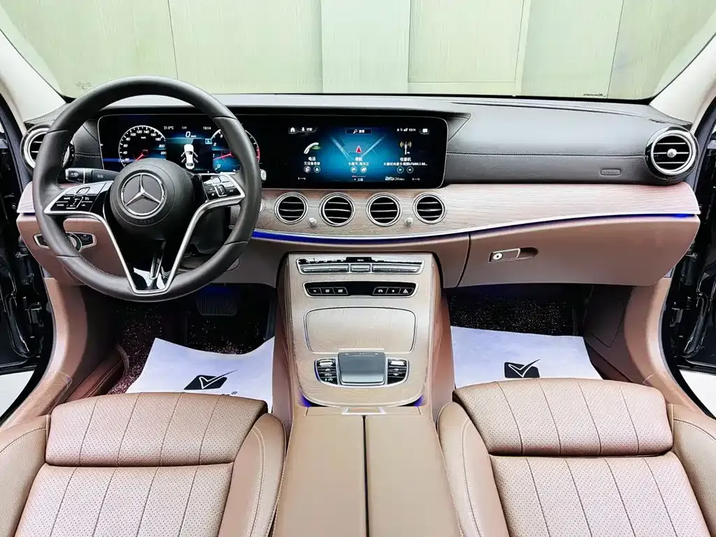 Mercedes-Benz E-Class — фото 8