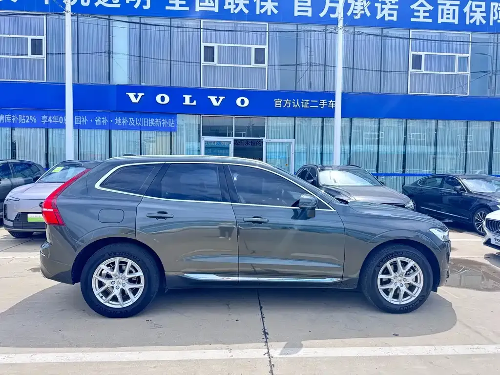 Volvo XC60 — фото 7