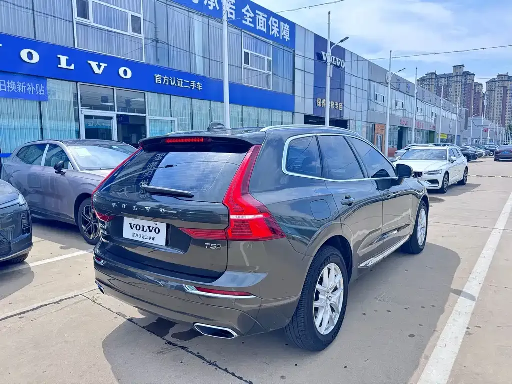 Volvo XC60 — фото 5