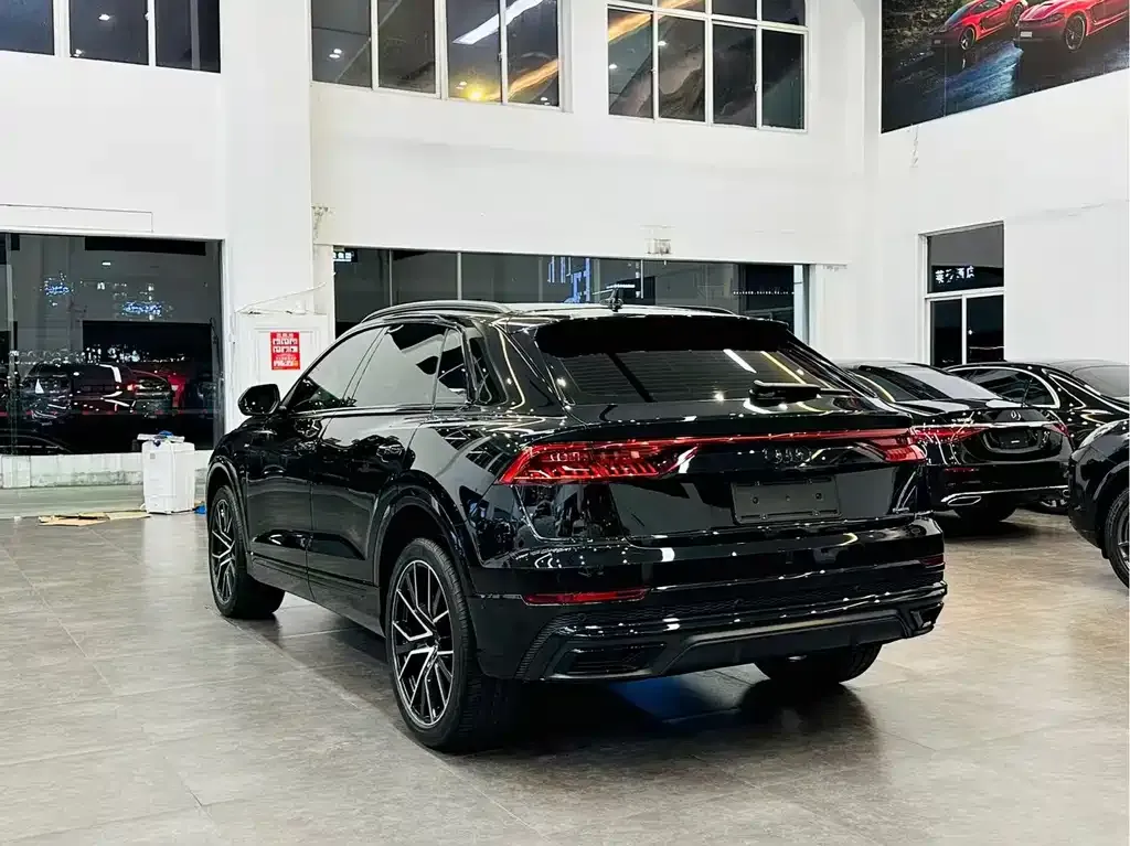 Audi Q8 — фото 4