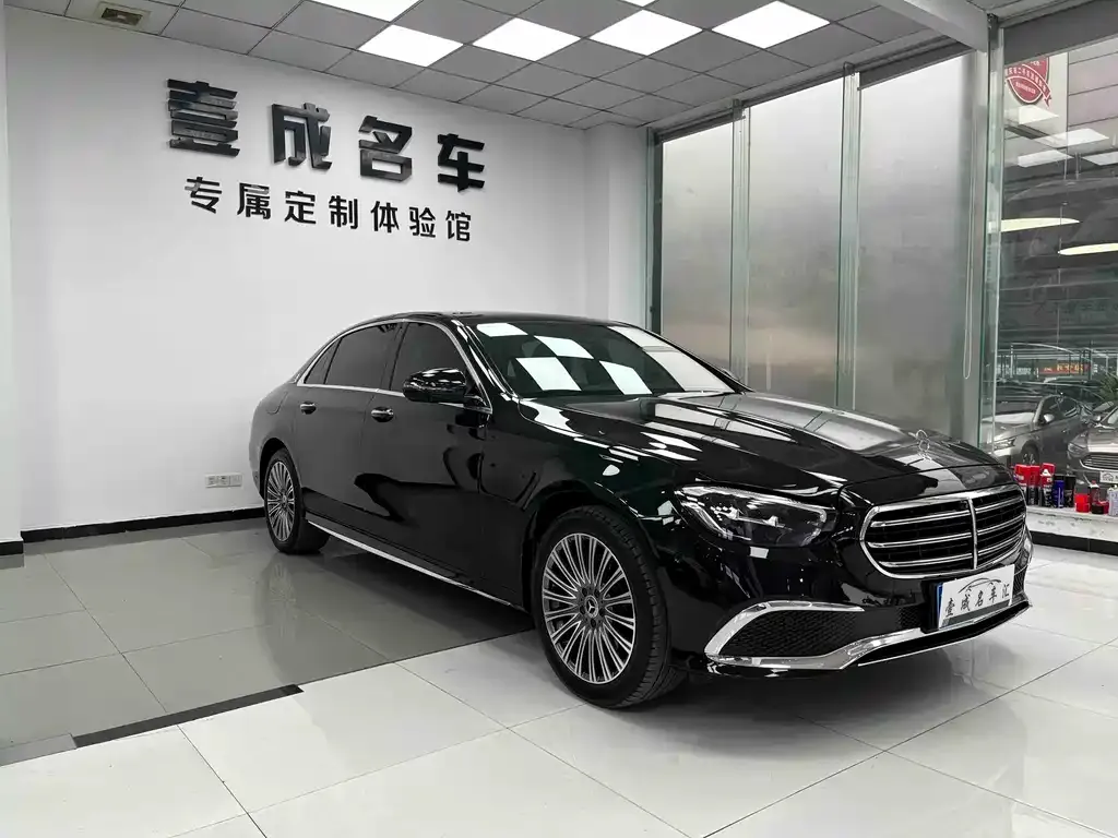 Mercedes-Benz E-Class — фото 10
