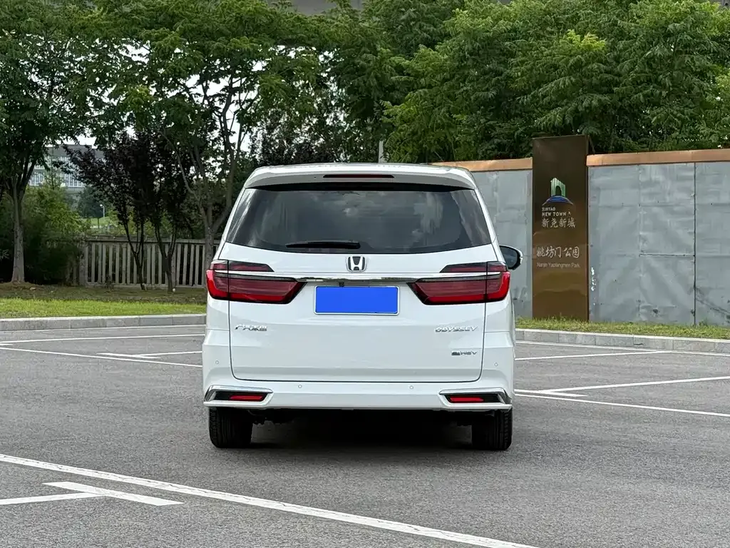 Honda Odyssey — фото 9
