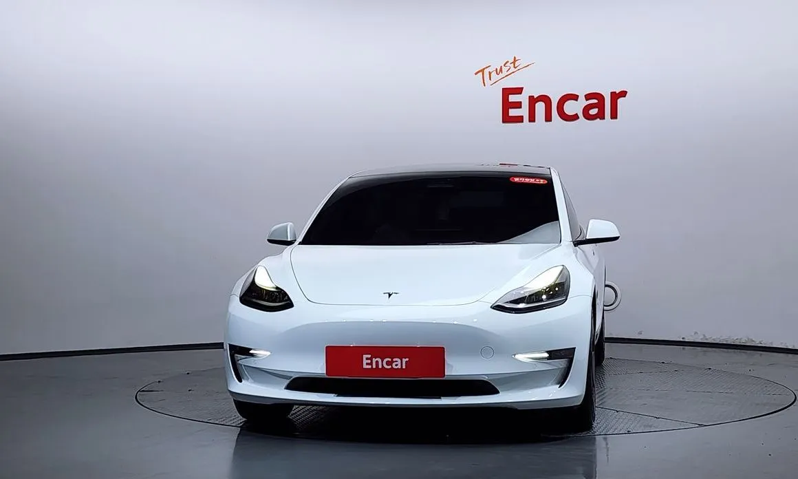Tesla Model 3 — фото 3
