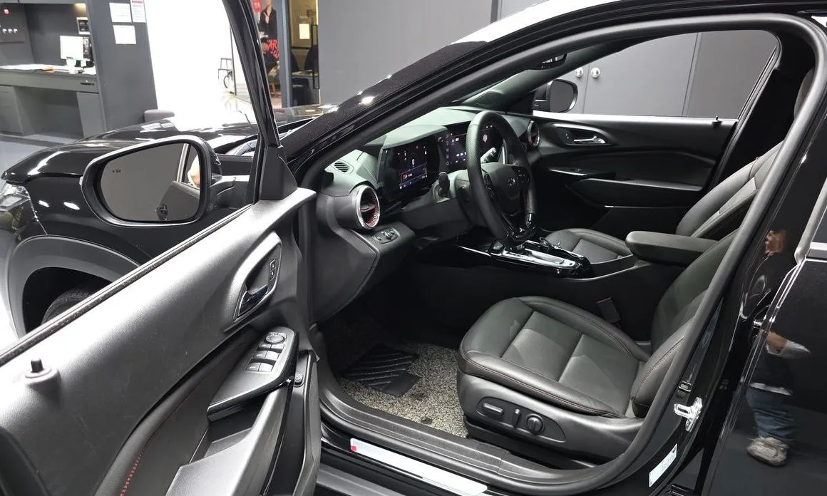 Chevrolet (GM Daewoo) Trax 2025 из KR, фото 8