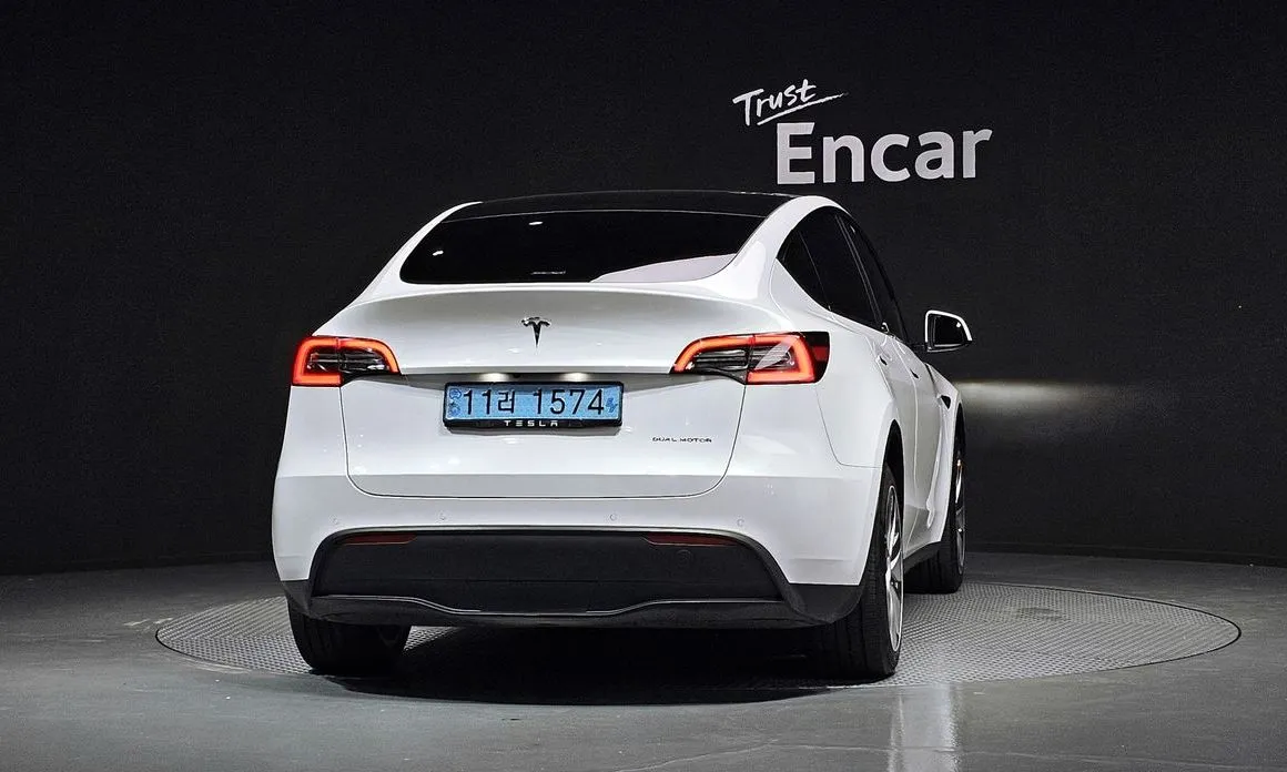 Tesla Model Y — фото 5