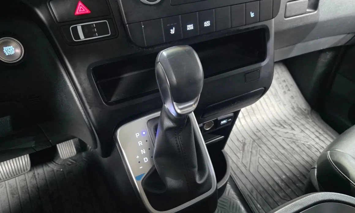 Hyundai Staria — фото 9