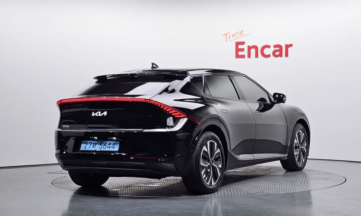 Kia EV6 — фото 10