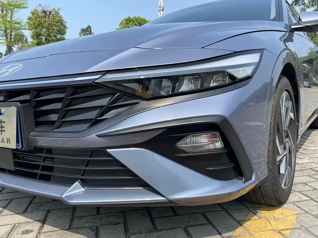Hyundai Elantra — фото 10