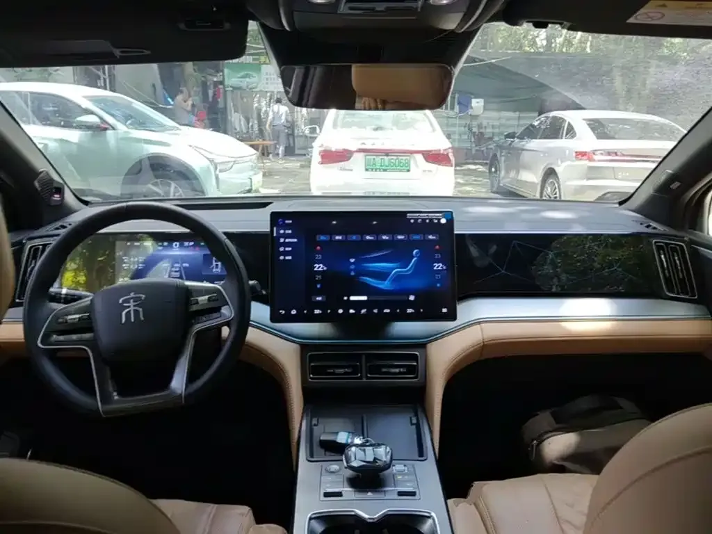 BYD L DM-i — фото 3
