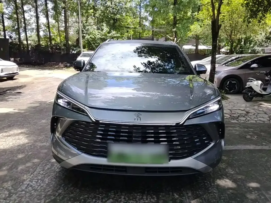 BYD L DM-i — фото 10