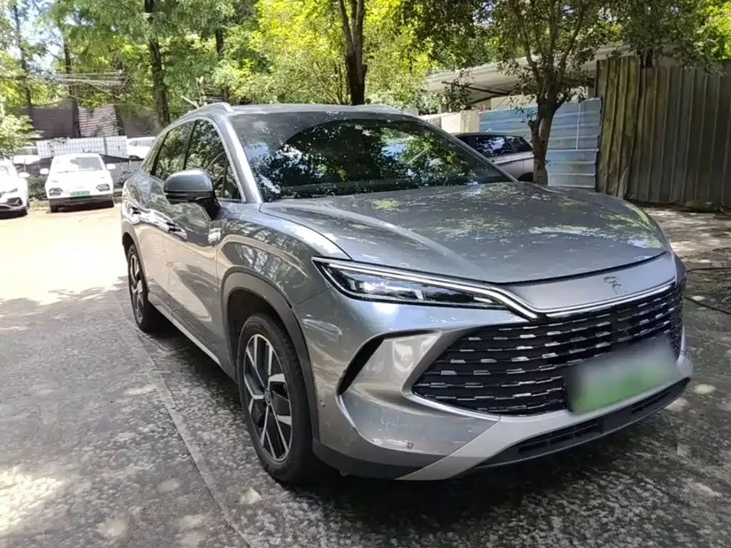 BYD L DM-i — фото 7