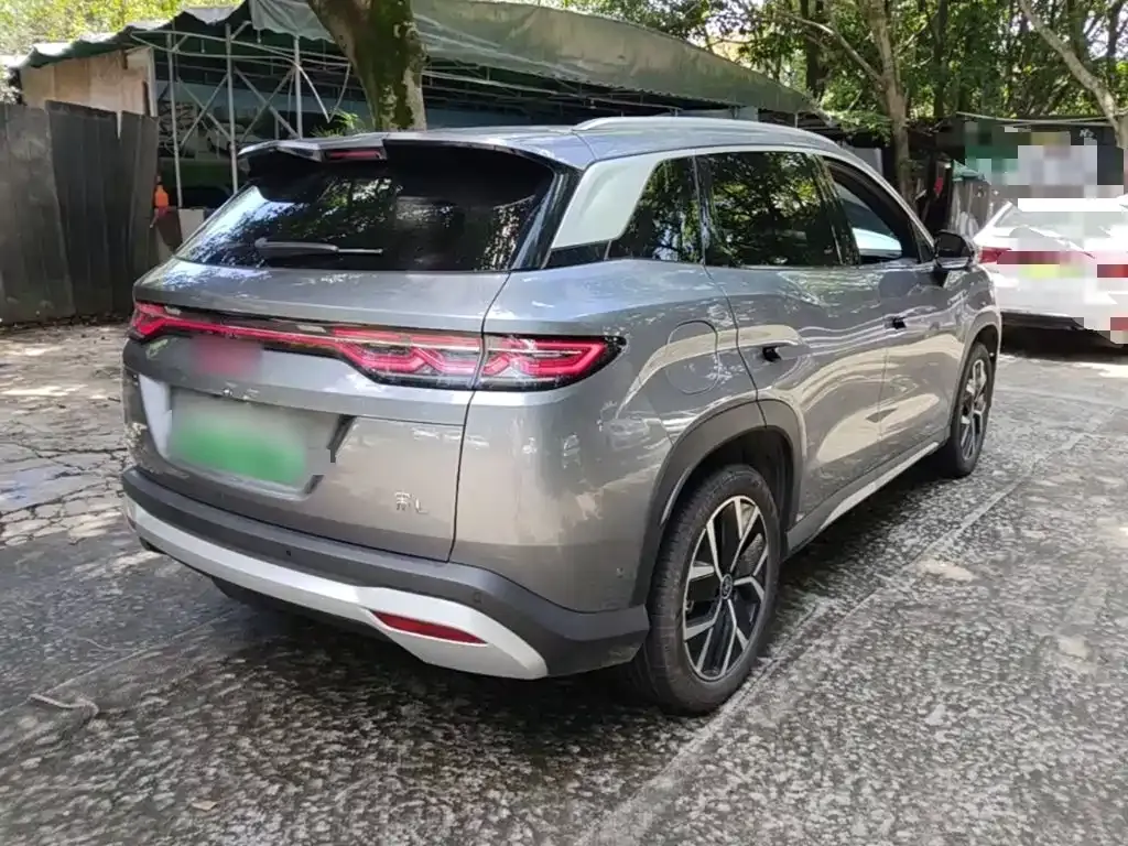 BYD L DM-i — фото 4