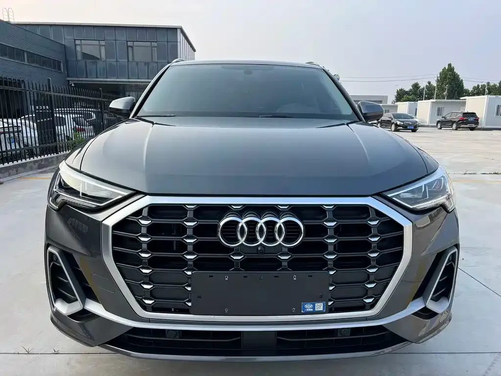 Audi Q3 — фото 10