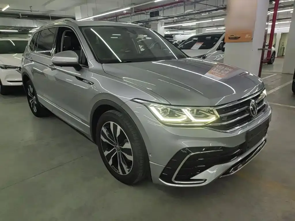 Volkswagen Tiguan L — фото 2