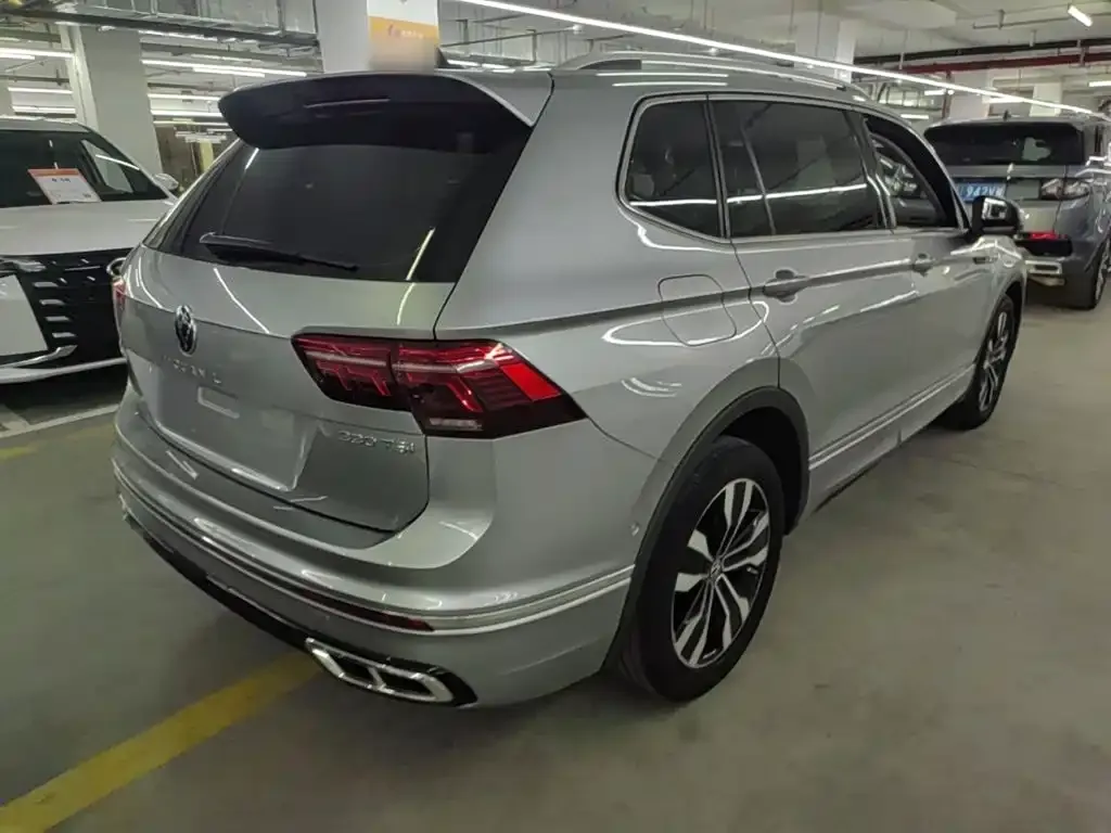 Volkswagen Tiguan L — фото 4
