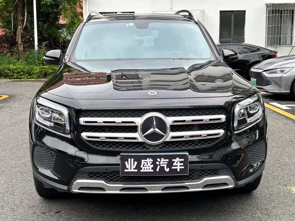 Mercedes-Benz GLB — фото 8