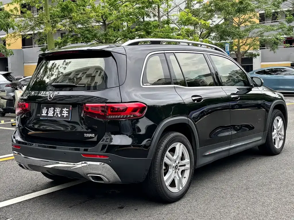 Mercedes-Benz GLB — фото 7