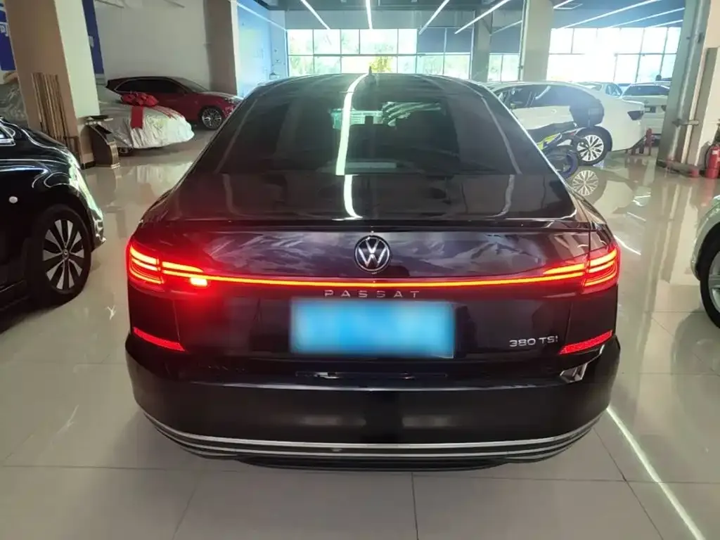 Volkswagen Passat — фото 9