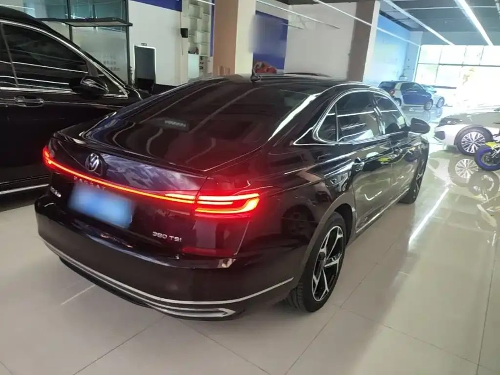 Volkswagen Passat — фото 8