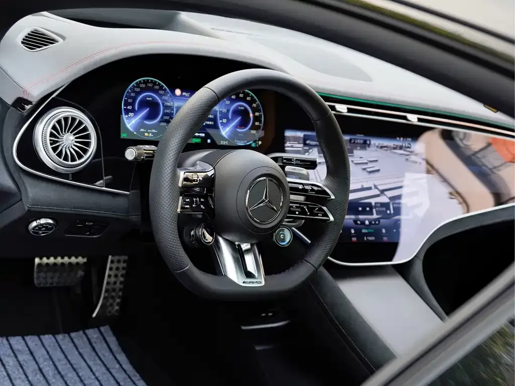 Mercedes-Benz EQE AMG — фото 3