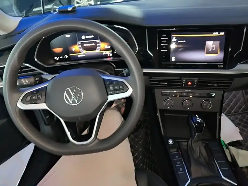 Volkswagen Passat — фото 10