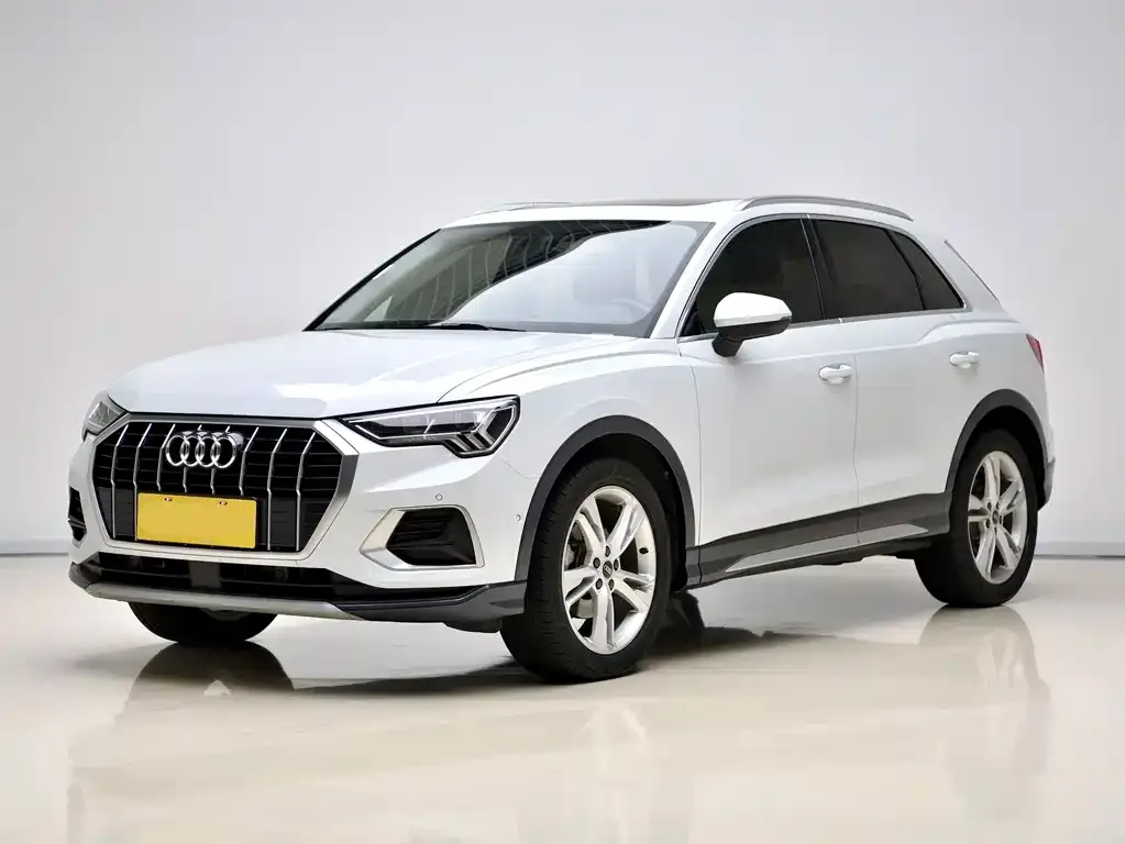 Audi Q3 — фото 1