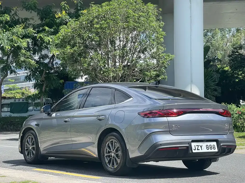 BYD Qin L — фото 10