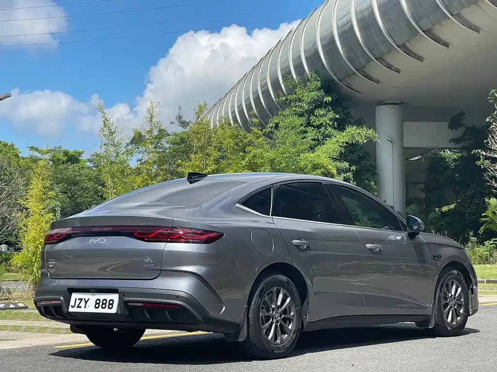 BYD Qin L — фото 8
