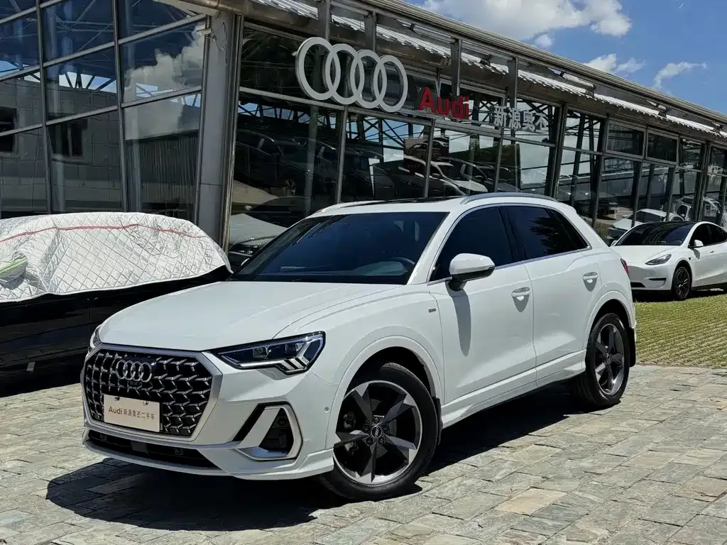 Audi Q3 — фото 1