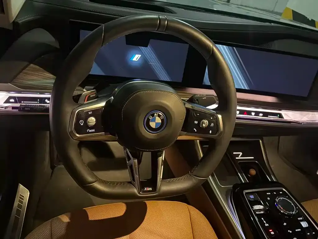BMW i7 — фото 3