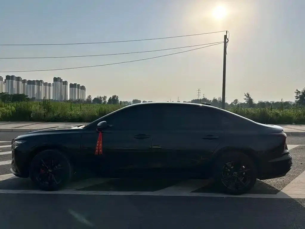 Hongqi H5 — фото 2