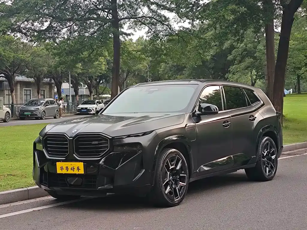 BMW XM — фото 1