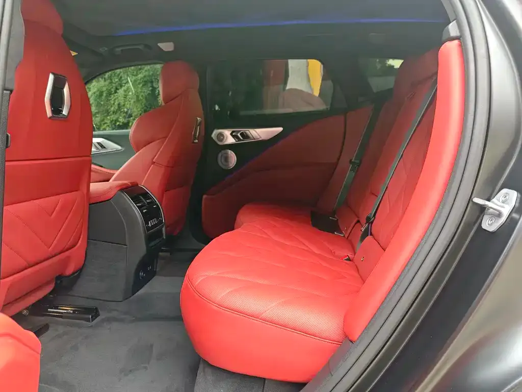 BMW XM — фото 5