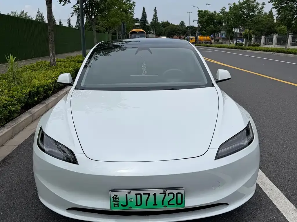 Tesla Model 3 — фото 9