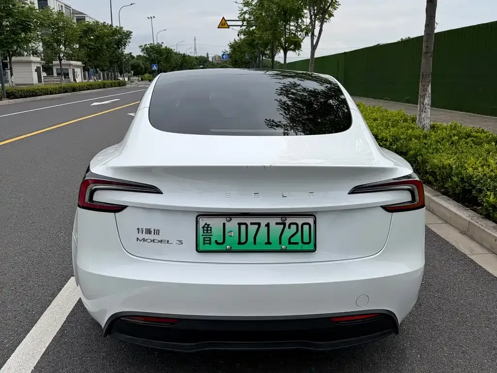 Tesla Model 3 — фото 5