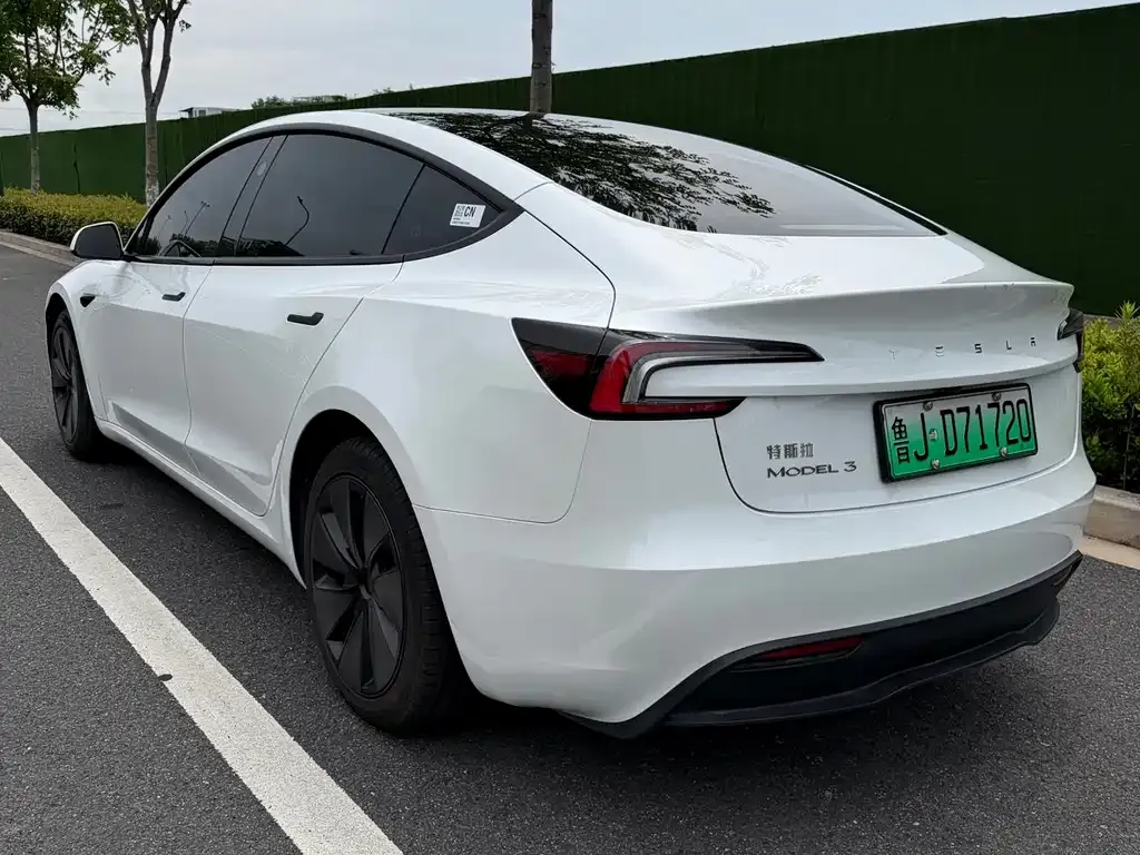 Tesla Model 3 — фото 8