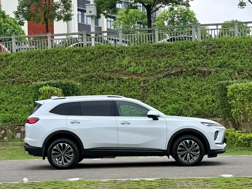 Buick Envision Plus — фото 10