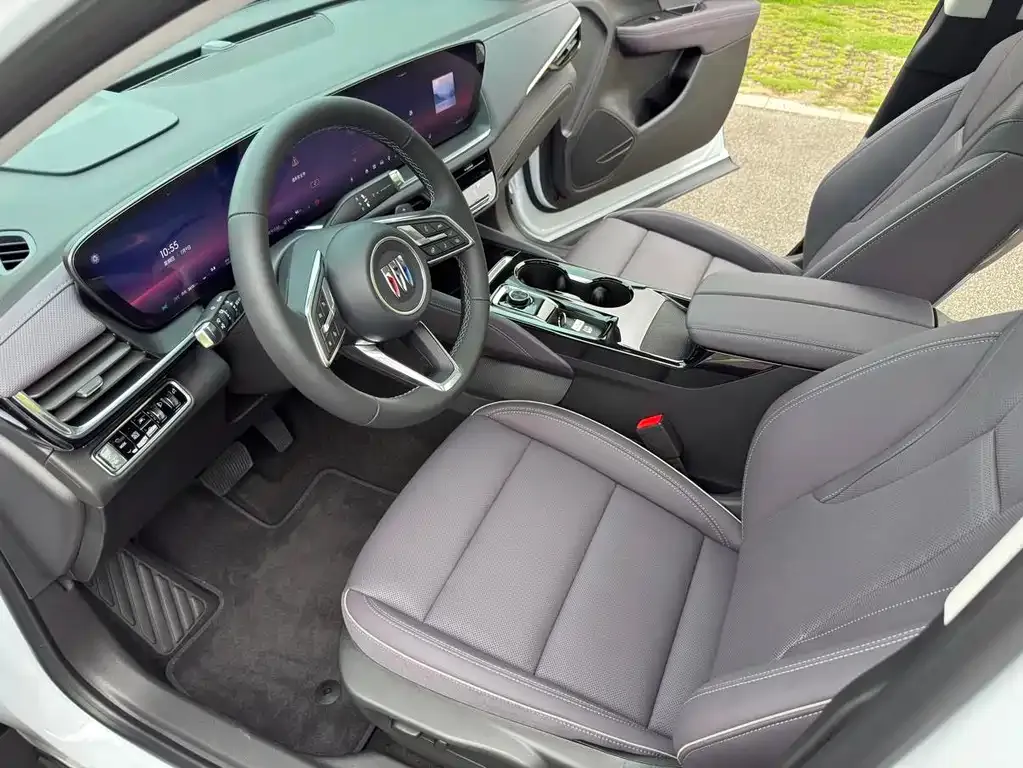 Buick Envision Plus — фото 2