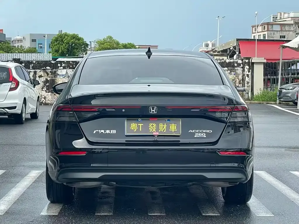 Honda Accord — фото 3